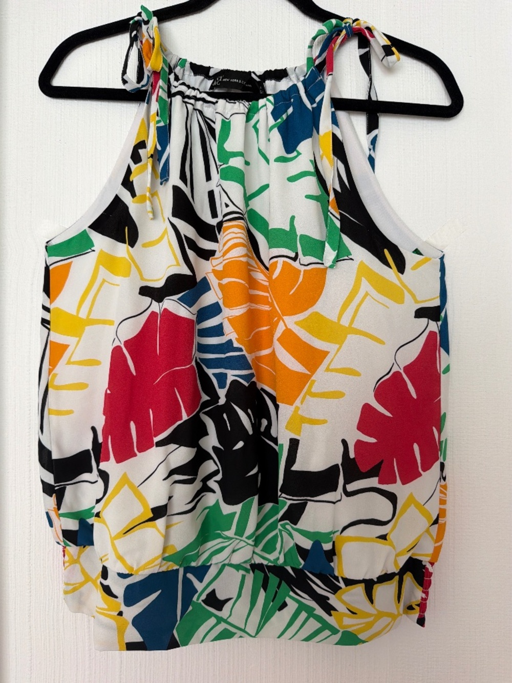 New York & Company Colorful Printed Sleeveless Top – Size M – NWT 🌈